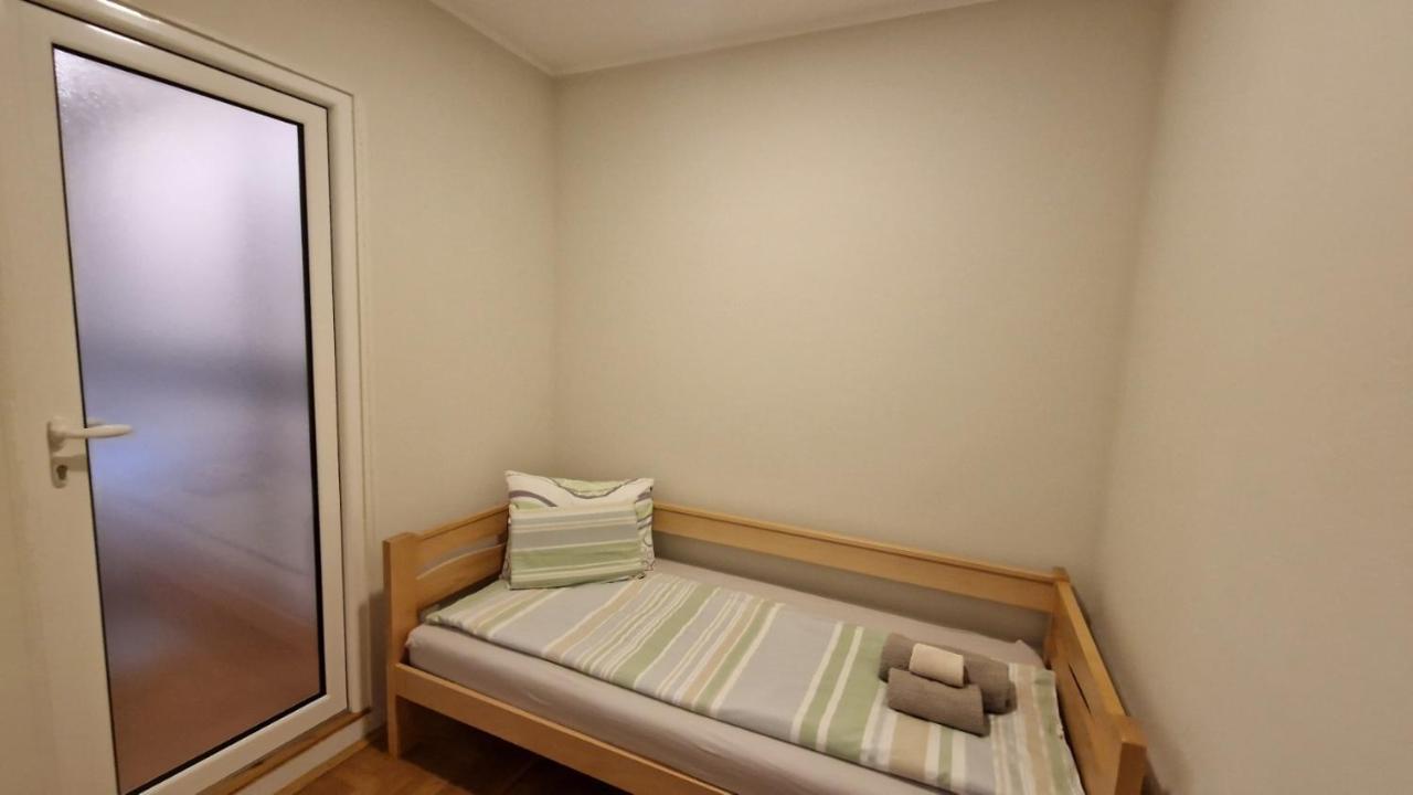 Lux Apartman Ava Kikinda Екстериор снимка