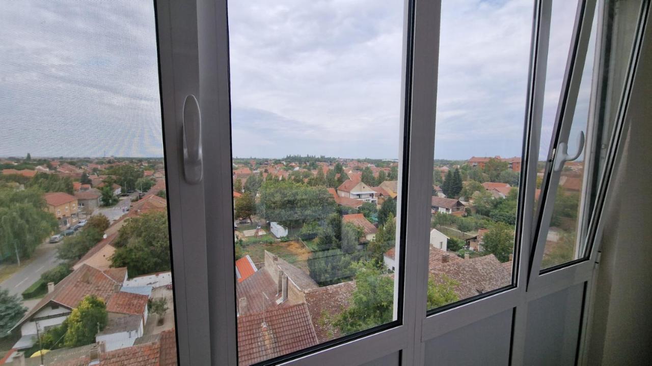 Lux Apartman Ava Kikinda Екстериор снимка