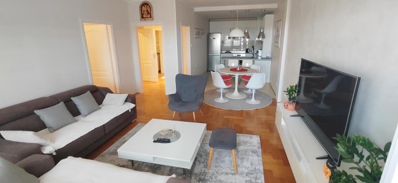 Lux Apartman Ava Kikinda Екстериор снимка