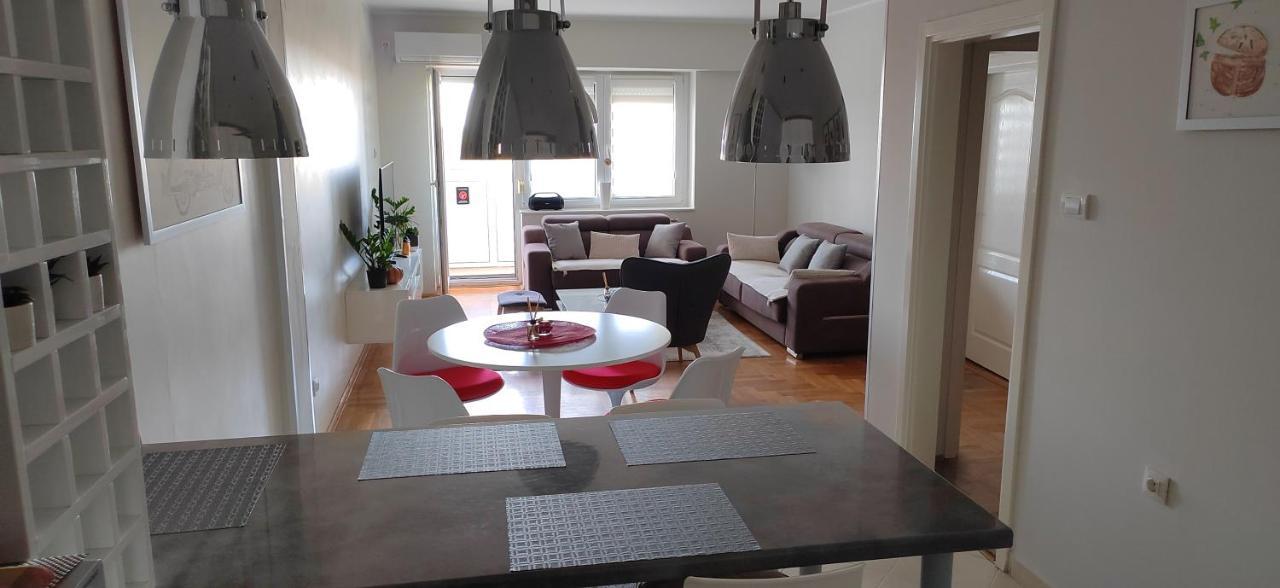 Lux Apartman Ava Kikinda Екстериор снимка